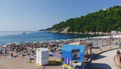 Čierna Hora - Bečiči - Hotel Montenegro Beach Resort - pláž