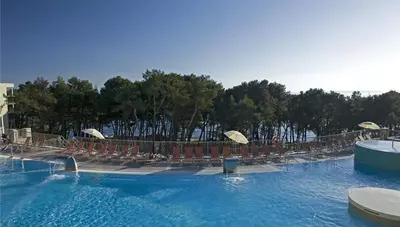 Chorvátsko - ostrov Lišinj - Mali Lošinj - hotel Vespera - bazén