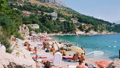 Chorvátsko - Omiš - Mimice - villa Kennedy - pláž