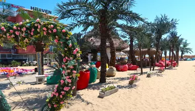 Bulharsko - Slnečné pobrežie - bar na pláži v letovisku