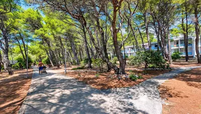 Chorvátsko - Baško Polje - Depandance Alem - areál Chorvátsko - Baško Polje - Depandance Alem - areál