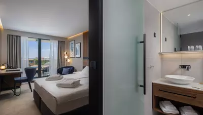 Chorvátsko - Baška Voda - hotel Noemia - izba s balkónom