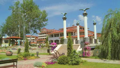 Bulharsko - Slnečné pobrežie - Royal Palace Helena Park - areál hotela