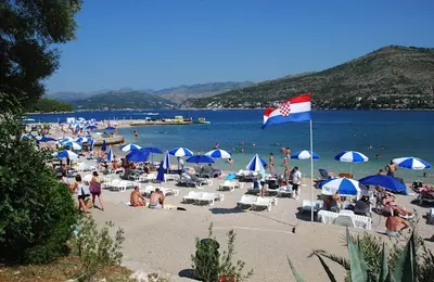 Dubrovník - pláž v meste