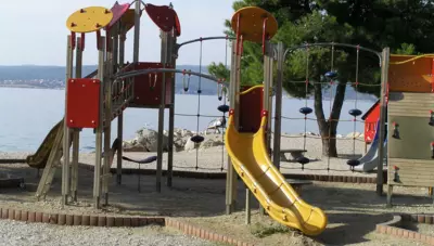 Chorvátsko - Crikvenica - Holiday Resort Ad Turres - pláž Chorvátsko - Crikvenica - Holiday Resort Ad Turres - pláž