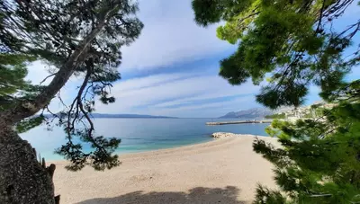 Chorvátsko - Baška Voda - apartmány Ruža Nikolina - pláž Chorvátsko - Baška Voda - apartmány Ruža Nikolina - pláž