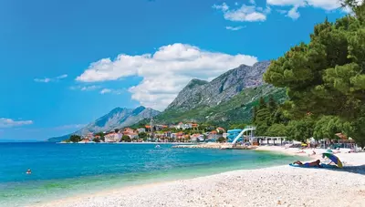 Chorvátsko - Gradac - hotel Neptun - pláž