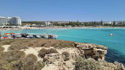 Cyprus - Ayia Napa - pláž Nissi beach Cyprus - Ayia Napa - pláž Nissi beach