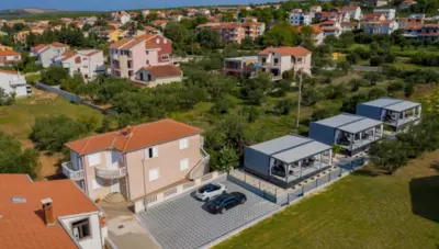 Chorvátsko - Sv.Filip i Jakov - Mobilhomy a apt. Adriatic - komplex