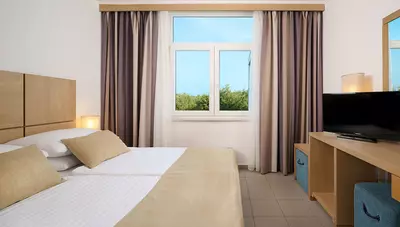 Chorvátsko - o.Krk - Njivice - Magal Hotel by Aminess - izba Comfort park strana