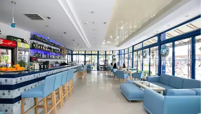 Bulharsko - Slnečné pobrežie - Hotel Palace - lobby bar Bulharsko - Slnečné pobrežie - Hotel Palace - lobby bar