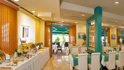 Chorvátsko - Gradac - Hotel Saudade - reštaurácia Chorvátsko - Gradac - Hotel Saudade - reštaurácia