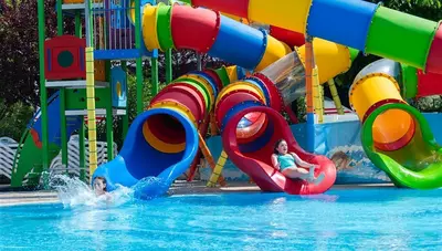 Chorvátsko - Istria - Rabac - hotel Hedera - bazén - tobogán Chorvátsko - Istria - Rabac - hotel Hedera - bazén - tobogán