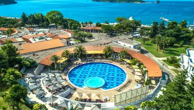 Čierna Hora - Budva - hotel Slovenska Plaža - bazén Čierna Hora - Budva - hotel Slovenska Plaža - bazén