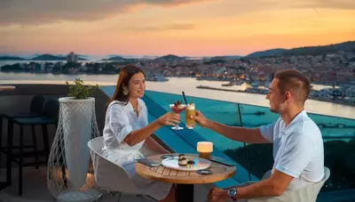 Chorvátsko - Vodice - Hotel Olympia Sky - strešný bar Aria Chorvátsko - Vodice - Hotel Olympia Sky - strešný bar Aria