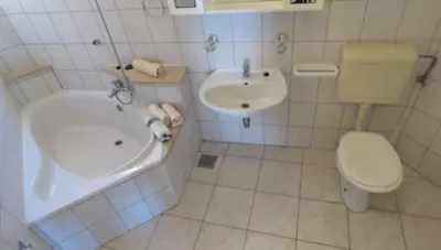 Chorvátsko - Omiš - Apartmány Musac - C7 - kúpeľňa
