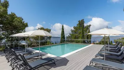 Chorvátsko - Crikvenica - hotel Ad Turres - bazén na terase hotela