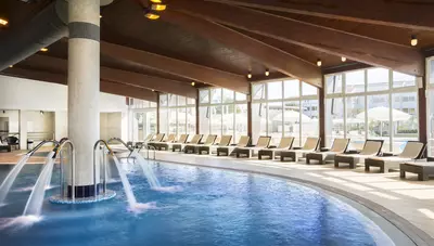 Chorvátsko - ostrov Krk - Baška - hotel Corinthia Baška - vnútorný bazén