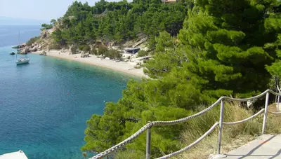 Chorvátsko - Omiš - Mimice - villa Kennedy - pláž