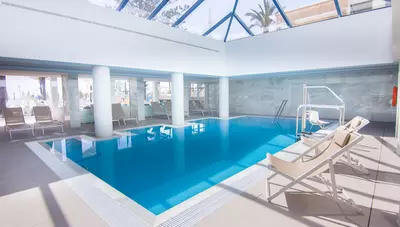 Mallorca - Cala Millor - hotel CM Playa del Moro - vnútorný bazén Mallorca - Cala Millor - hotel CM Playa del Moro - vnútorný bazén