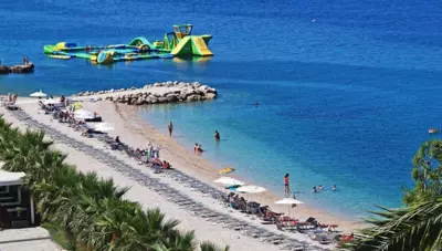 Chorvátsko - Podgora - Hotel Aurora - pláž Chorvátsko - Podgora - Hotel Aurora - pláž