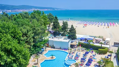 Bulharsko - Slnečné pobrežie - Grand Hotel Sunny Beach - výhľad na bazén