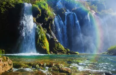 Národný park Plitvice - dúha pri vodopádoch