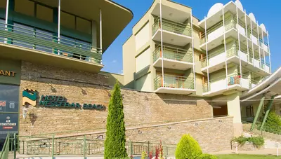 Bulharsko - Slnečné pobrežie - Hotel Nessebar Beach - vstup do hotela Bulharsko - Slnečné pobrežie - Hotel Nessebar Beach - vstup do hotela