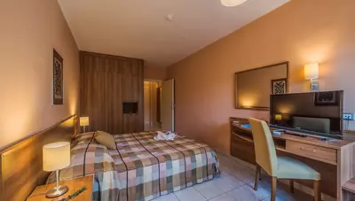 Chorvátsko - o.Brač - Supetar - Labranda Velaris Village - izba na parkovú stranu Chorvátsko - o.Brač - Supetar - Labranda Velaris Village - izba na parkovú stranu