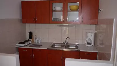 Chorvátsko - Vodice - Srima - apartmány Poseidon - kuchynský kút Chorvátsko - Vodice - Srima - apartmány Poseidon - kuchynský kút