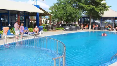 Bulharsko - Slnečné pobrežie - Hotel Palace - bazén Bulharsko - Slnečné pobrežie - Hotel Palace - bazén