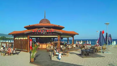 Bulharsko - Slnečné pobrežie - Royal Palace Helena Park - bar na pláži