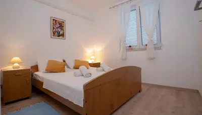 Chorvátsko - Sv.Filip i Jakov - Mobilhomy a apt. Adriatic - apartmán - spálňa