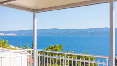 Chorvátsko - Omiš - apartmány Lana - Výhľad z balkóna Chorvátsko - Omiš - apartmány Lana - Výhľad z balkóna