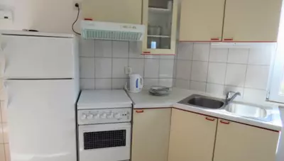 Chorvátsko - Omiš - Apartmány Musac - A4 - kuchyňa