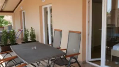 Chorvátsko - Biograd - Pakoštane - Apartmány Mamara - terasa Chorvátsko - Biograd - Pakoštane - Apartmány Mamara - terasa