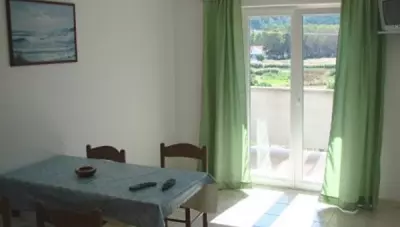 Chorvátsko - ostrov Rab - Lopar - apartmány Toni - kuchynský kút