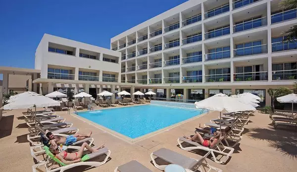 Cyprus - Ayia Napa - Nelia Gardens - bazén