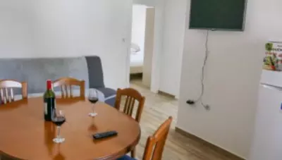 Chorvátsko - Biograd - Pakoštane - Apartmány Mamara - kuchyňa s jedálňou Chorvátsko - Biograd - Pakoštane - Apartmány Mamara - kuchyňa s jedálňou