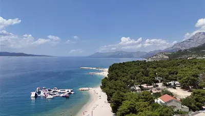 Chorvátsko - Makarska - hotel Biokovka - pláž Chorvátsko - Makarska - hotel Biokovka - pláž