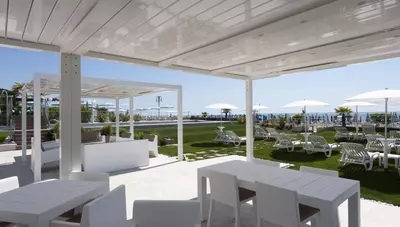 Taliansko - Lido di Jesolo - hotel Le Soleil - bar s terasou Taliansko - Lido di Jesolo - hotel Le Soleil - bar s terasou