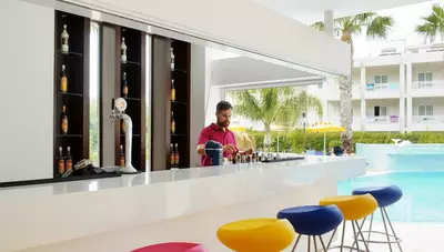 Rhodos - Faliraki - hotel Olympia Sun - bar pri bazéne