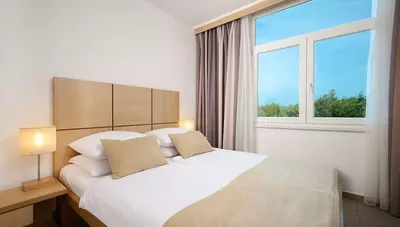 Chorvátsko - o.Krk - Njivice - Magal Hotel by Aminess - izba Comfort park strana