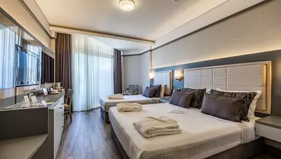 Turecko - Side - Vonresort Golden Coast - dvojlôžková izba s prístelkou Turecko - Side - Vonresort Golden Coast - dvojlôžková izba s prístelkou