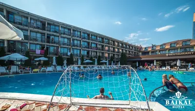 Bulharsko - Slnečné pobrežie - Hotel Baikal - bazén Bulharsko - Slnečné pobrežie - Hotel Baikal - bazén
