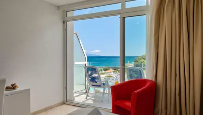 Chorvátsko - Istria - Rabac - hotel Hedera - dvojlôžková izba na morskú stranu Chorvátsko - Istria - Rabac - hotel Hedera - dvojlôžková izba na morskú stranu