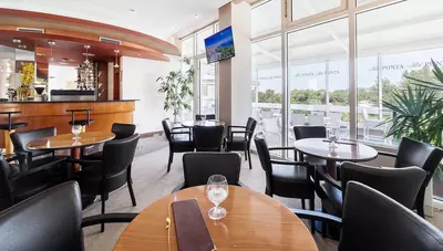 Chorvátsko - Vodice - hotel Punta - aperitiv bar Chorvátsko - Vodice - hotel Punta - aperitiv bar