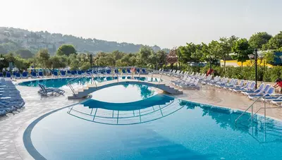 Chorvátsko - Istria - Rabac - hotel Narcis - vonkajšie bazény Chorvátsko - Istria - Rabac - hotel Narcis - vonkajšie bazény