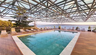 Chorvátsko - Crikvenica - hotel Omorika - bazén na terase hotela Chorvátsko - Crikvenica - hotel Omorika - bazén na terase hotela