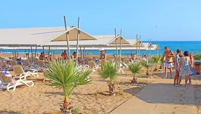 Turecko - Side - Hotel Royal Alhambra Palace - pláž